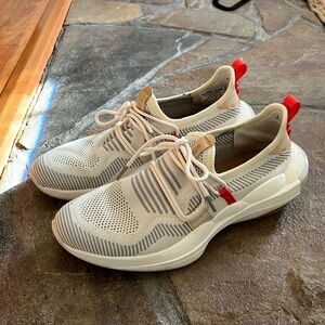 Sorel Women’s Tan Athletic Lace Up Shoes Size 10